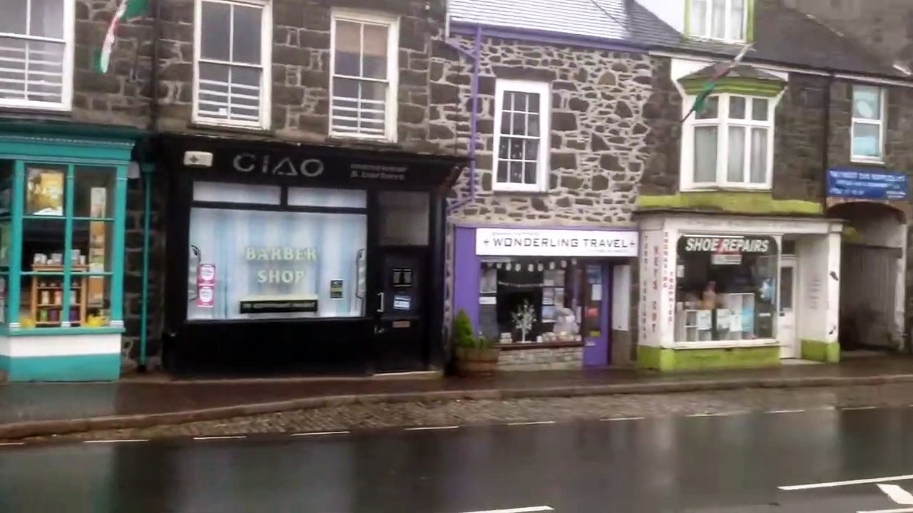 streets and shops pwllheli