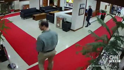 Ağır hasarlı Torbalı Belediye binasında deprem anı | Video