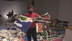 Una pintora valenciana rompe las 300 obras que le plagiaron tras un proceso judicial de 10 años