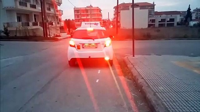 «Φρένο» λόγω lockdown στις εξετάσεις και στα μαθήματα οδήγησης. Κανονικά για τα επαγγελματικά διπλώματα