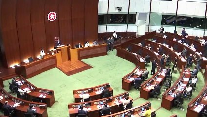 Deputados pró-democracia de Hong Kong demitem-se em bloco