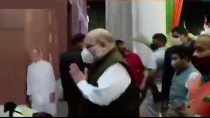 Video herunterladen: Amit Shah reaches BJP HQ for Bihar victory celebration