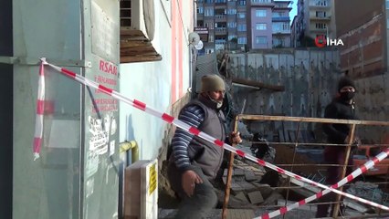 Facia ucuz atlatıldı... İki caddeyi birbirine bağlatan merdiven çöktü