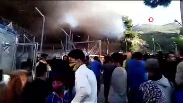 Yunanistan’da bir sığınmacı kampında yangın
