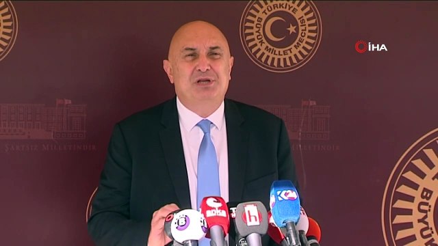 CHP Grup Başkanvekili Engin Özkoç:' 'Halkımızın, insanlarımızın ihtiyaçları için de halkın bakkalı kampanyası başlatıldı. 21 milyon lira para toplandı. Bu para yardım yapan kişinin de hangi aileye yardım yaptığını bilerek, düzgün bir şekilde