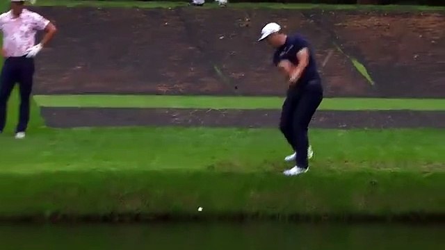 L'incroyable trou en un de Jon Rahm après trois ricochets