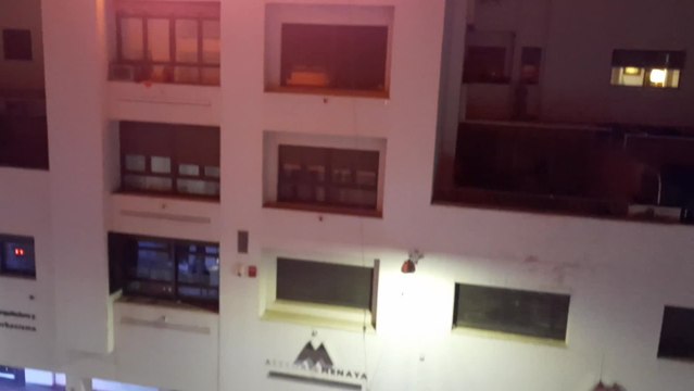 Bomberos intervienen el incendio de una vivienda en el centro de Badajoz