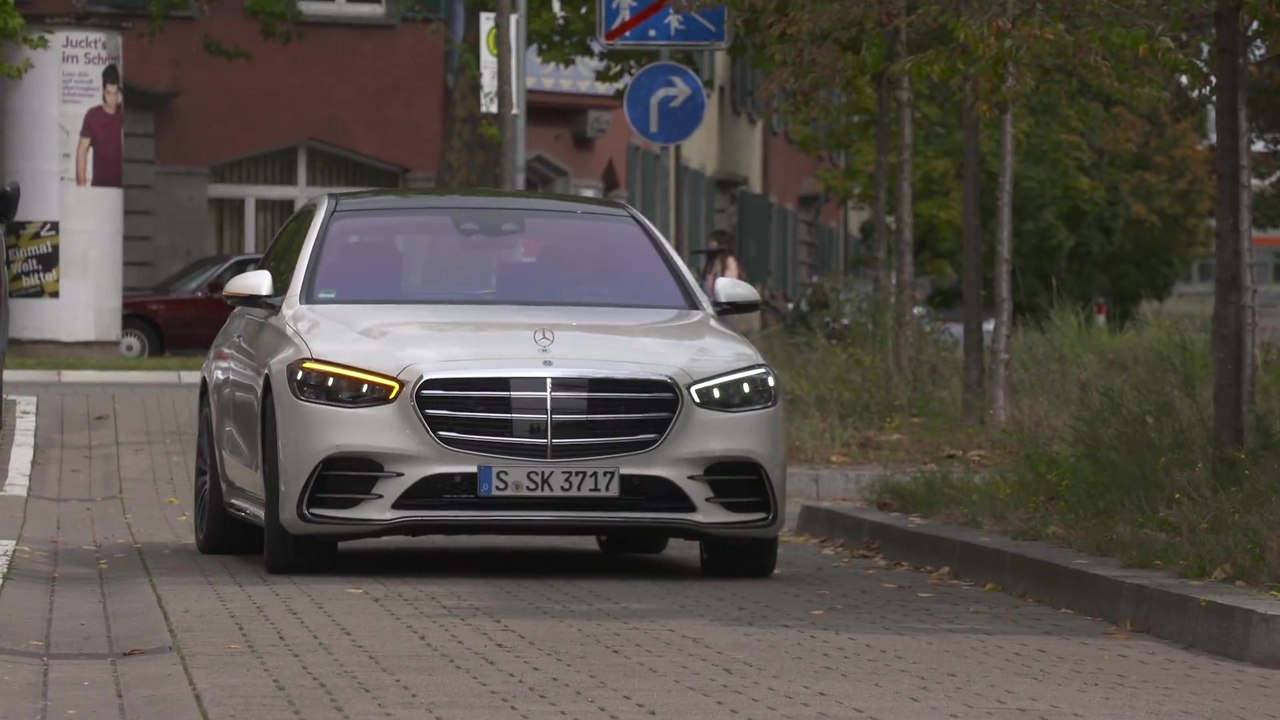 Die neue Mercedes-Benz S-Klasse - Die Fahrwerkssysteme- handlicher und dynamischer mit Hinterachslenkung