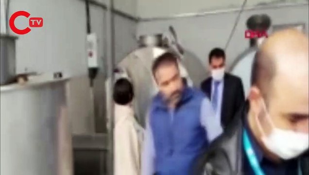 Süt toplama merkezinde süt banyosu yapan işçiler, tahliye edildi