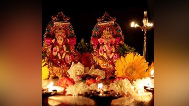 Diwali 2020 Upay: दिवाली पर धन प्राप्ति और कर्ज मुक्ति के लिए करें ये उपाय | Boldsky