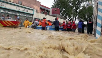 Inundaciones en Manila tras el paso del tifón Vamco