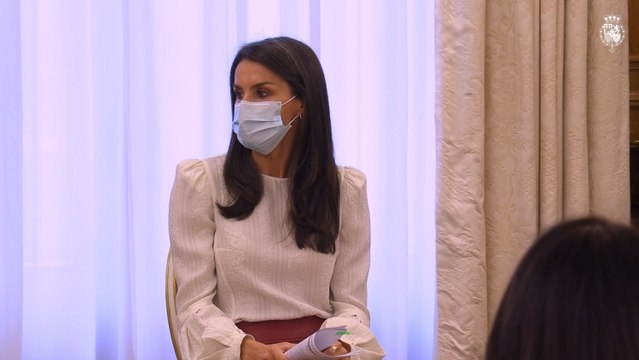 La Reina Letizia recibe a la Asociación del Teléfono de la Esperanza