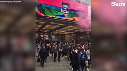 &apos;Take off your masks&apos; – Anti-lockdown protests in Manchester chant &apos;freedom&apos;
