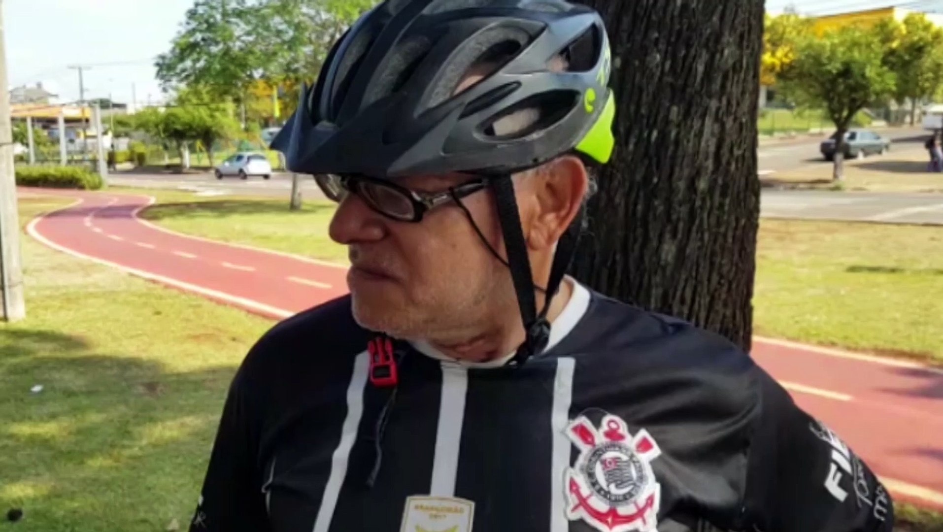 Após sofrer queda para evitar acidente, ciclista pede mais respeito dos pedestres nas ciclovias