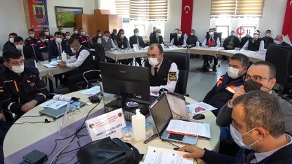 İzmir Depremi’nde 7 dakikada kurulan deprem çadırını 5 dakikada kurdular