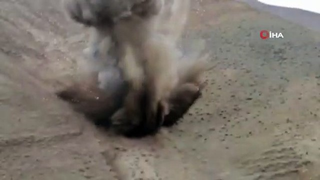 Başkale'de terör örgütüne ait silah ve patlayıcı ele geçirildi