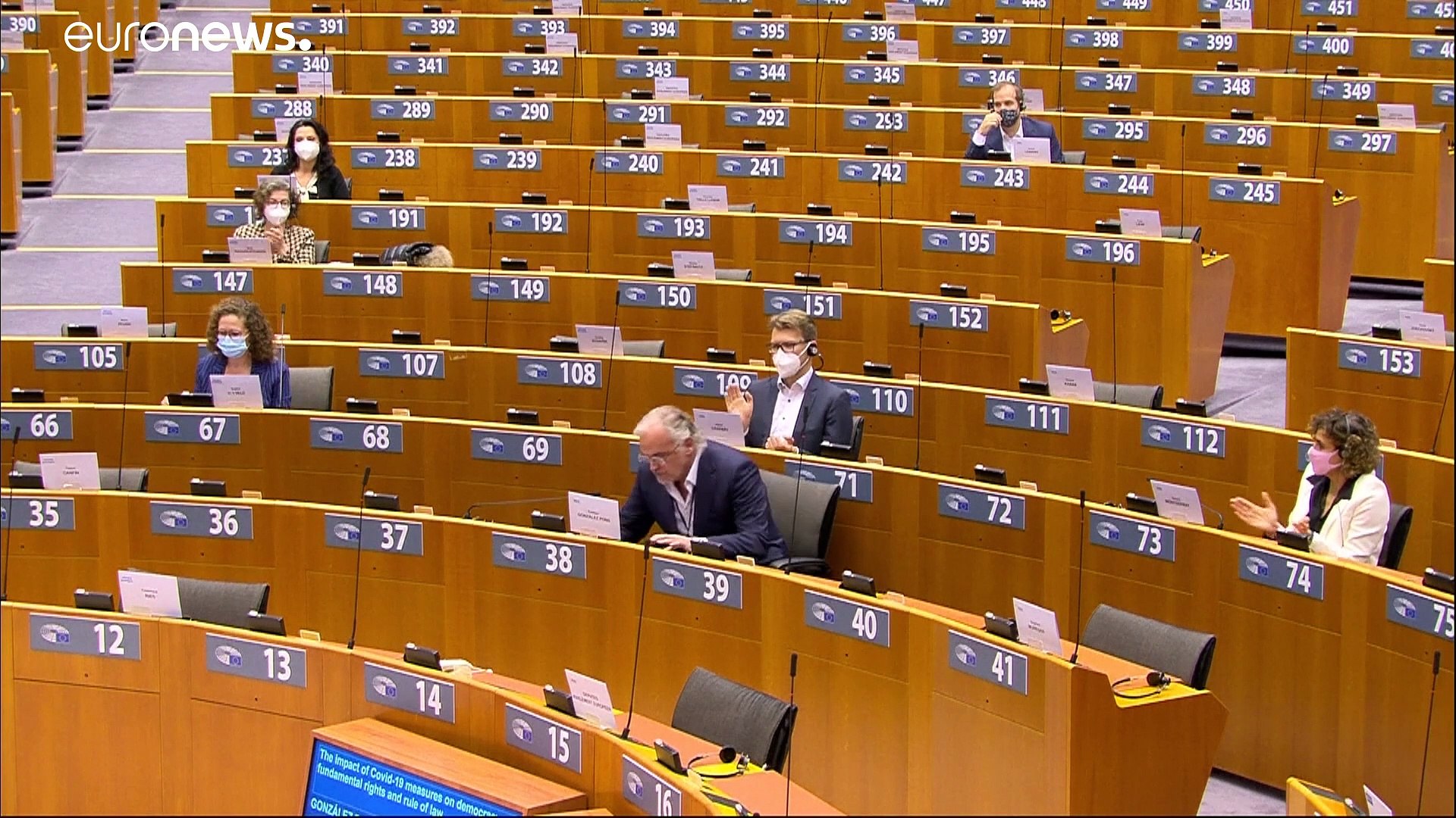Eurodeputados criticam abuso do estado de emergência na Hungria