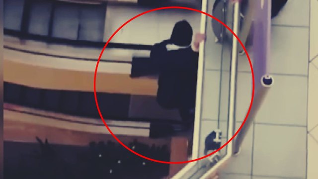 AVM'den giysi çalan genç, kaçarken 3'üncü kattan atladı