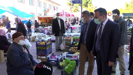 Fiziksel mesafeyi ihlal eden vatandaşlardan kaymakama şaşırtan cevap: “Tamam dayı”