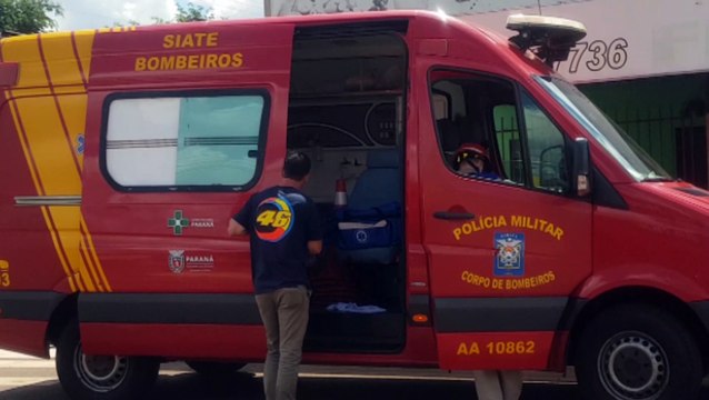 Homem fica ferido após colisão entre carro e moto no Bairro Santa Cruz