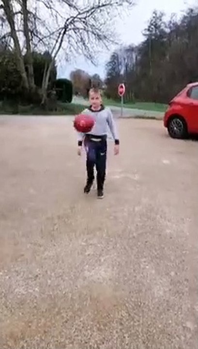 On retrouve Loric au jonglage; 13 jonglages bravo