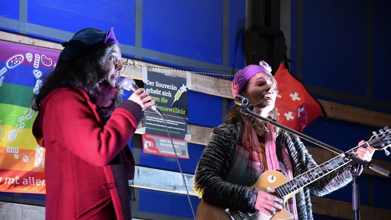 Corinne Fonseca & Livia Langenegger - Demo Messeplatz #Basel - 18 - 7.11.2020