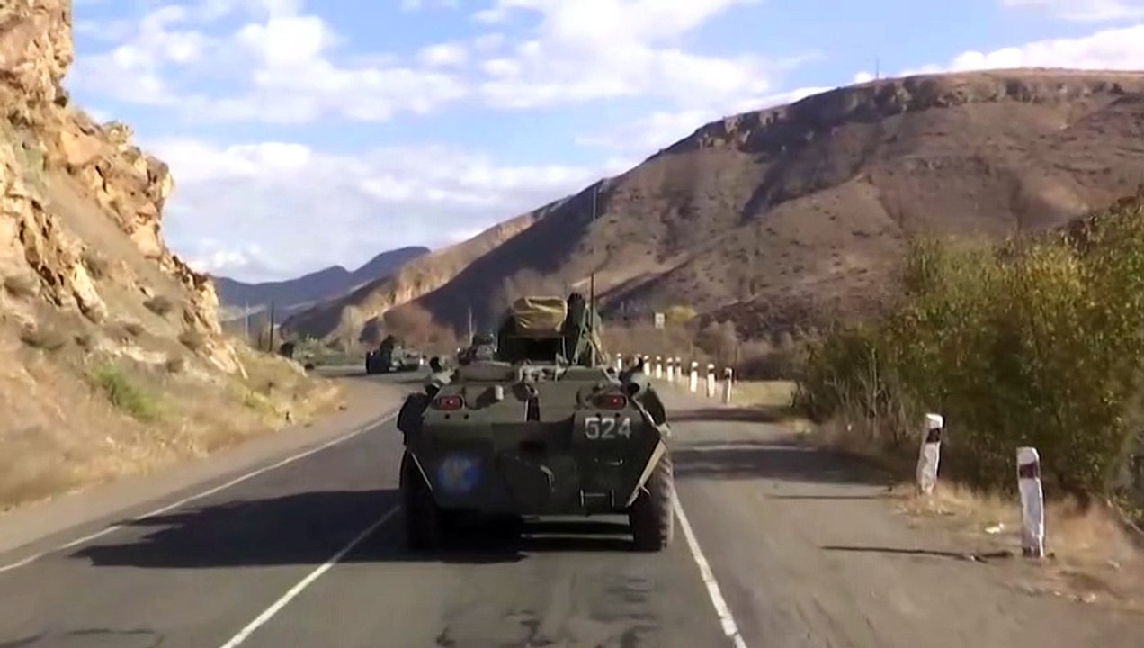 Forças russas chegam a Nagorno Karabakh