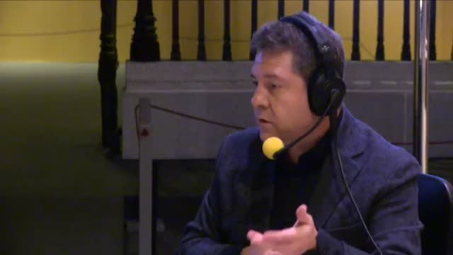 García Page acusa a Podemos de arrastrar al PSOE a una esquina del tablero político