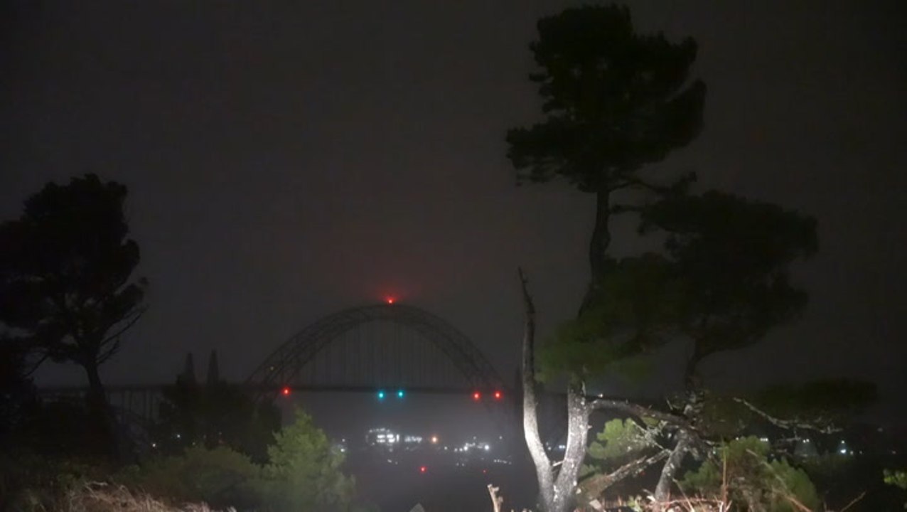 Winds howl through bridge