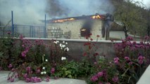 La disperazione degli armeni in fuga. Case bruciate per non cedere a Baku
