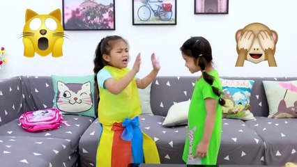 Annie and Sarah Pretend Play Dress Up Fashion Show Princess Dresses - kids videos