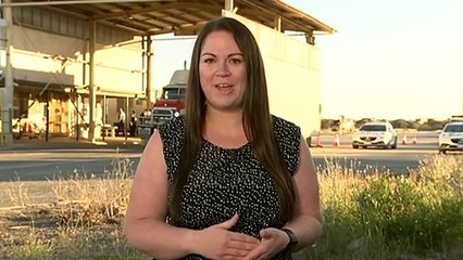 Travellers line up to get through WA's border checkpoint