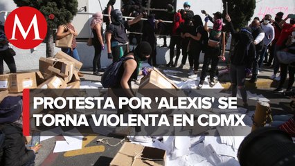 Mujeres vandalizan la Fiscalía General de CdMx por feminicidio de Alexis