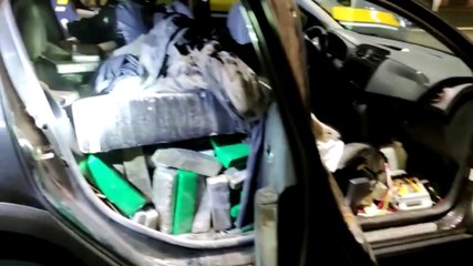 Sandero roubado é apreendido com 612 quilos de maconha em Céu Azul