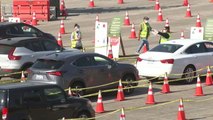 Interminables colas de coches para hacerse el test del coronavirus en Los Ángeles