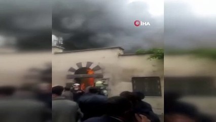 3 ailenin birlikte kaldığı ev küle döndü