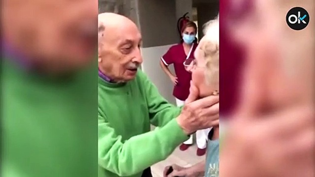 El emotivo reencuentro de una pareja de ancianos tras tres meses separados por el Covid