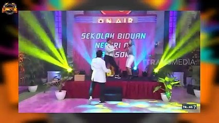 Tarik Sis ... Ala bily syahputra dan vita alvia