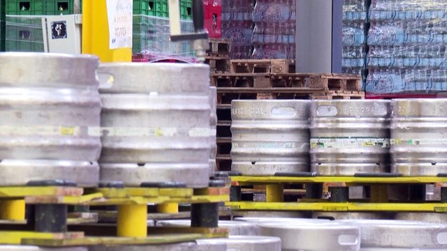 France's economic woes worsen as Christmas approaches