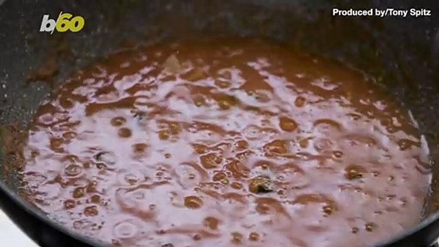 Add Some Holiday ‘Cheer’ to Your Thanksgiving with This Very Specific Kind of Gravy