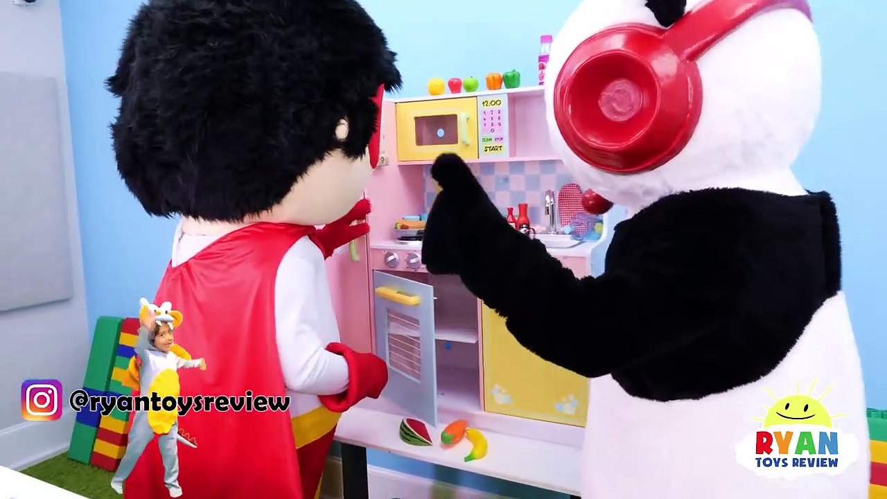 Ryan Pretend Play Cooking toys Kitchen Play set as Red Titan!!!