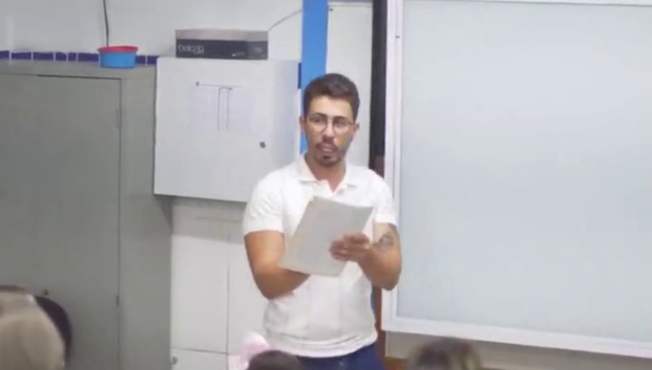 A ESCOLINHA DO PROFESSOR MAIA _ UMA CONVIDADA DE ALMEIRIM