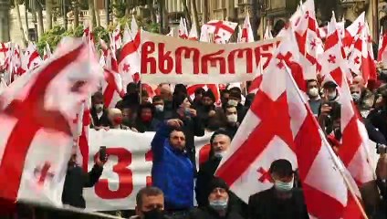 Νέες αντικυβερνητικές διαδηλώσεις έξω από το Κοινοβούλιο στην Τιφλίδα