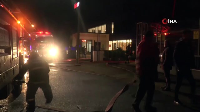 Kocaeli’deki fabrika yangını 2 buçuk saatte kontrol altına alındı