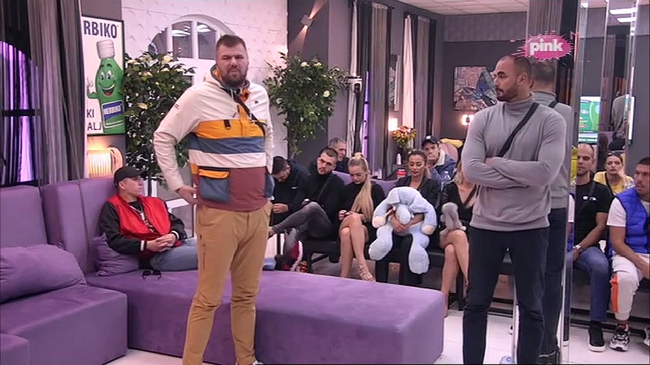 TUCA   NA PROZORU MAJA I JANJUS ZBOG  Mensura