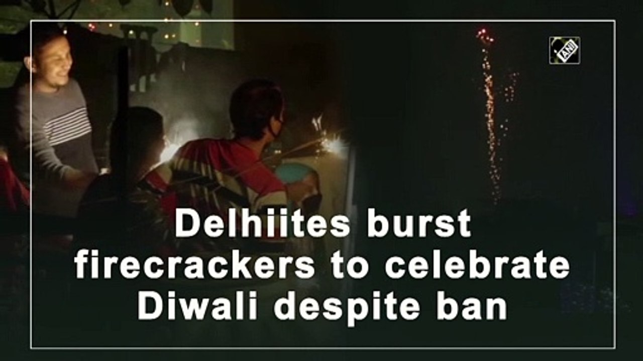 Delhiites burst firecrackers to celebrate Diwali despite ban