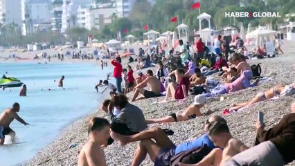 Antalya'da kasımda deniz keyfi