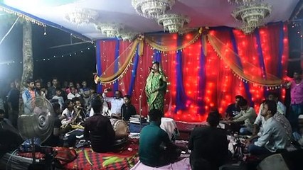 مغنية صوفية في بنغلادش تعود إلى المسرح من مخبأها رغم تهديدات المتطرفين