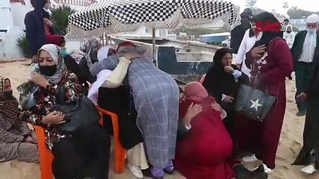 انهيار وبكاء عائلات الحراكة بعد فقدان أبنائهم في عرض البحر_ ولادنا معرفنا واش حيين ولا ميتين