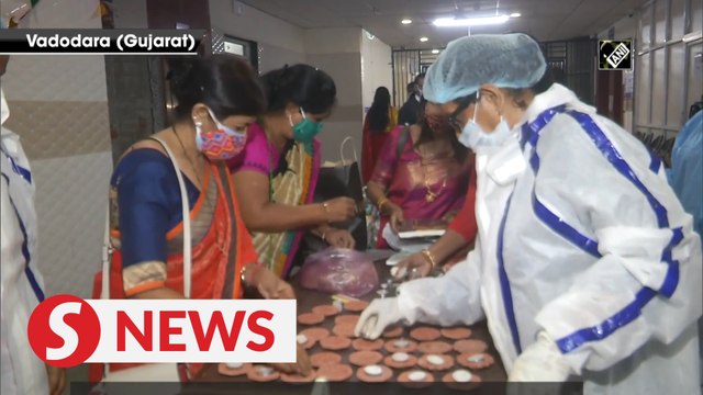 Covid-19 patients, doctors celebrate Diwali at India's hospital